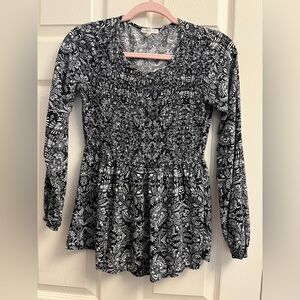 Maurices Women’s Black and White Patterned Top Xsmall